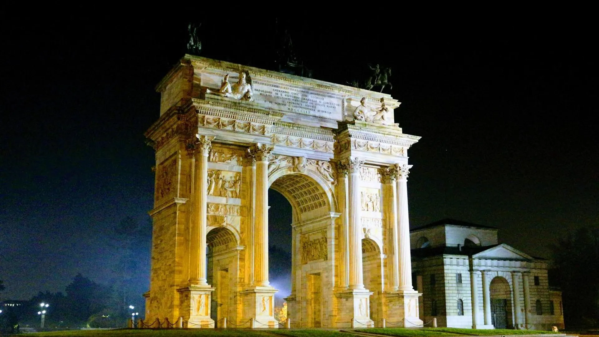 Charming Apartment Parco - Arco Della Pace - Perfect For 5 People Milão
