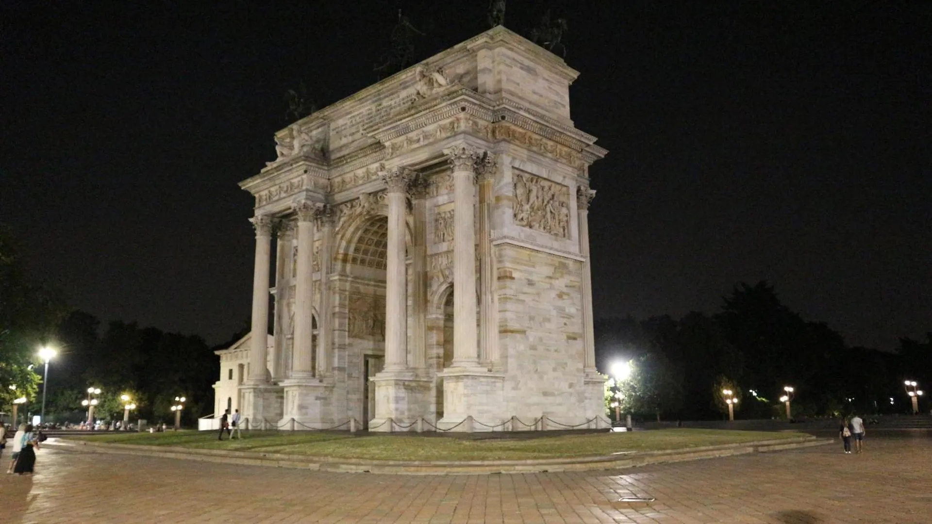 Charming Apartment Parco - Arco Della Pace - Perfect For 5 People Milan Italy